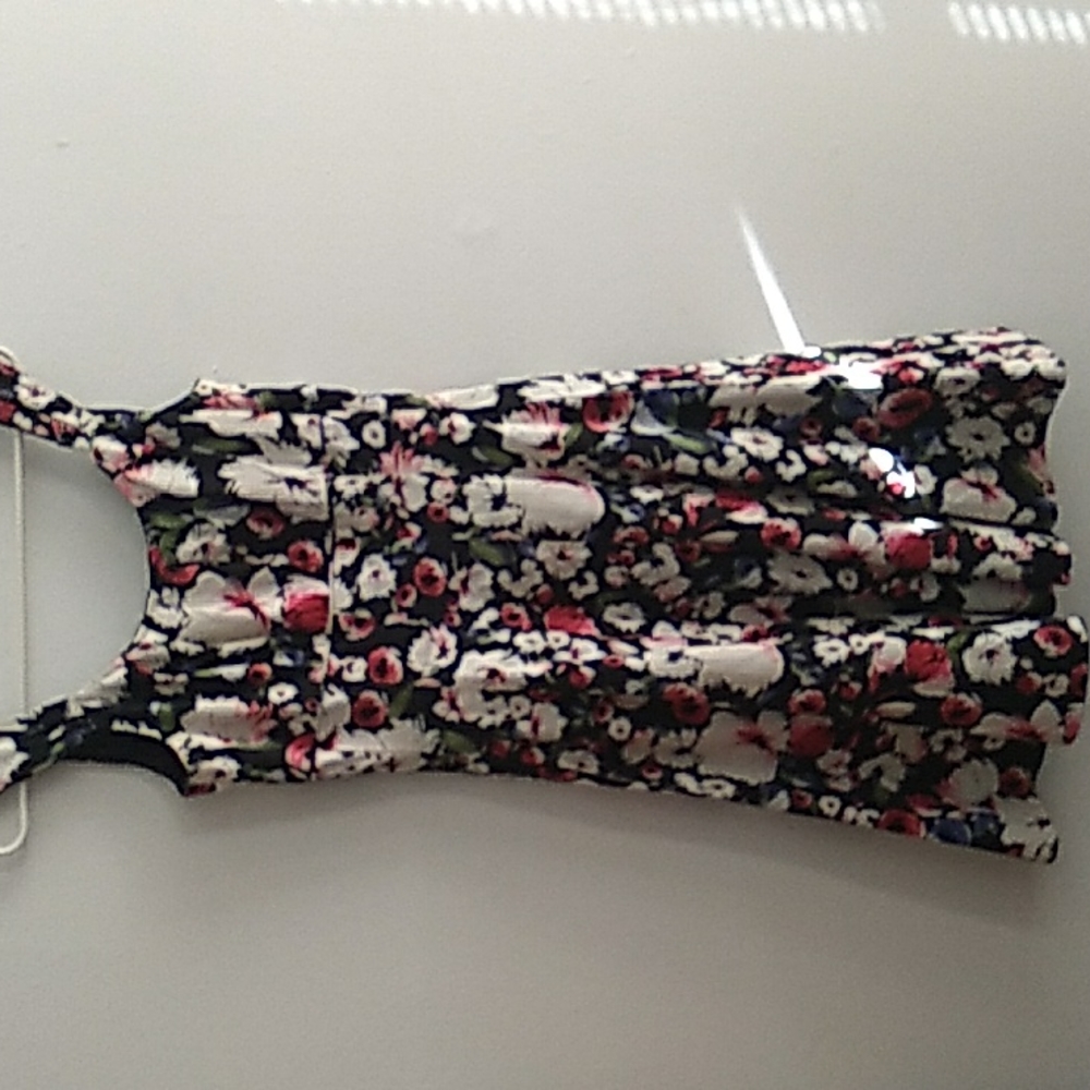 White House/ Black Market sleeveless Floral dress